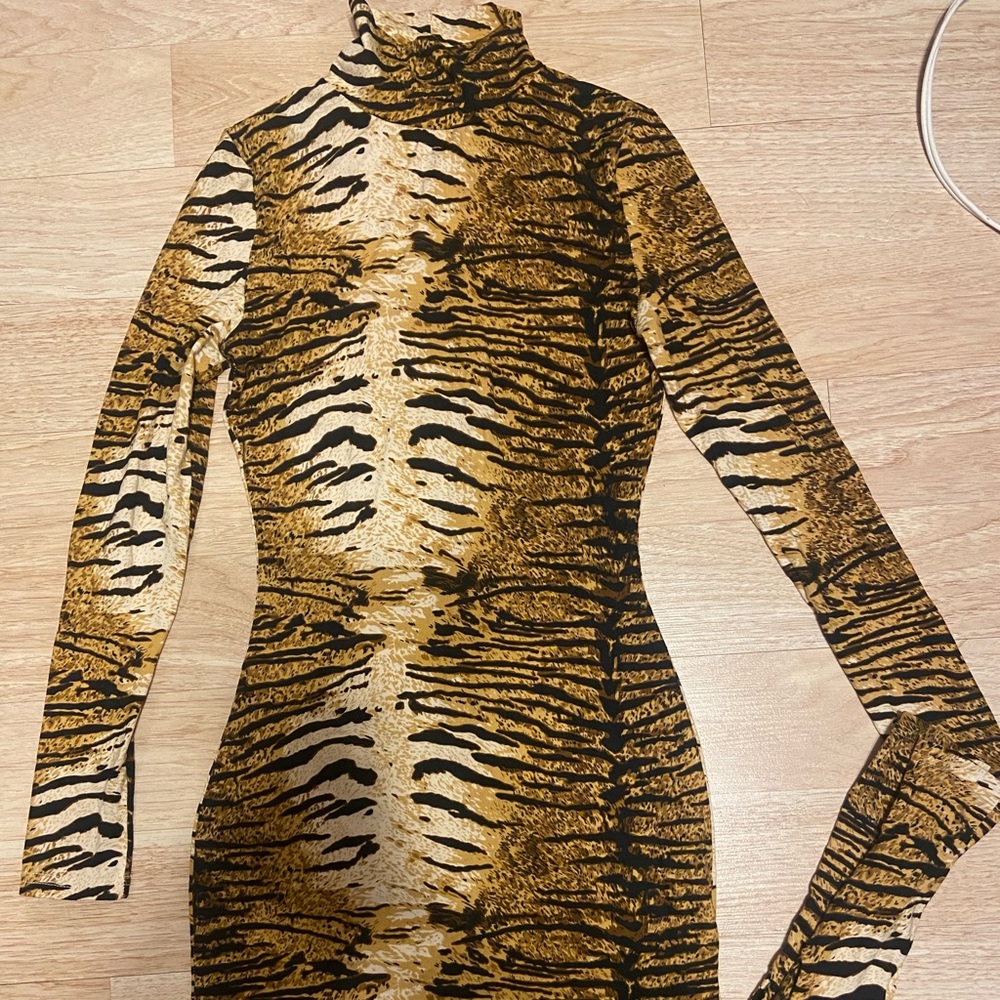 Fitted print dress
